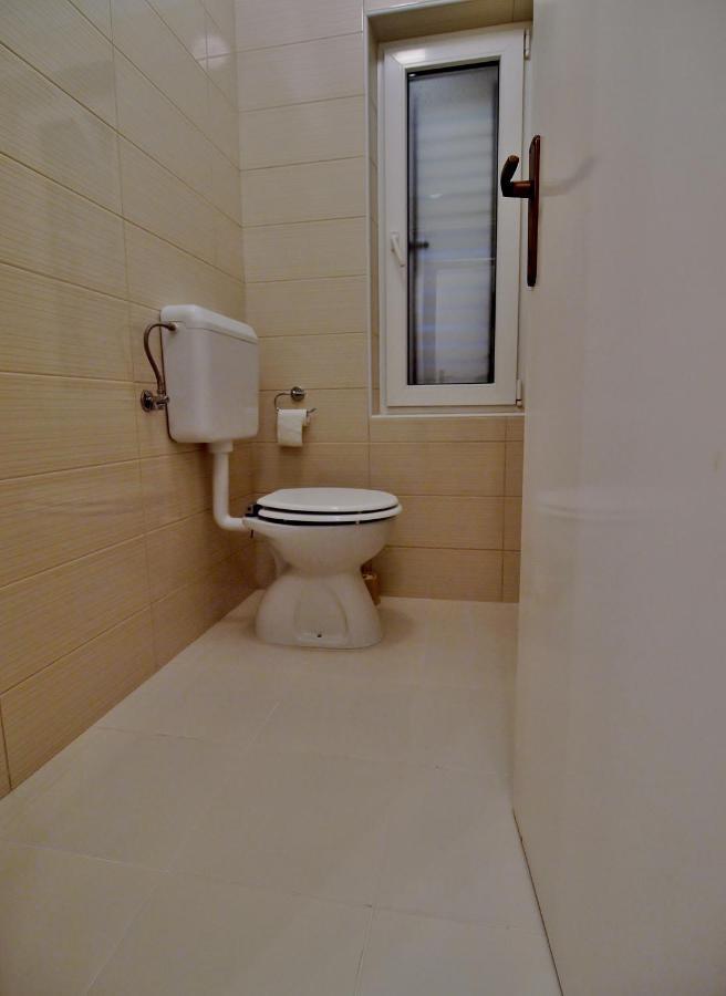 Barbat na Rabu Apartments Ljubica מראה חיצוני תמונה