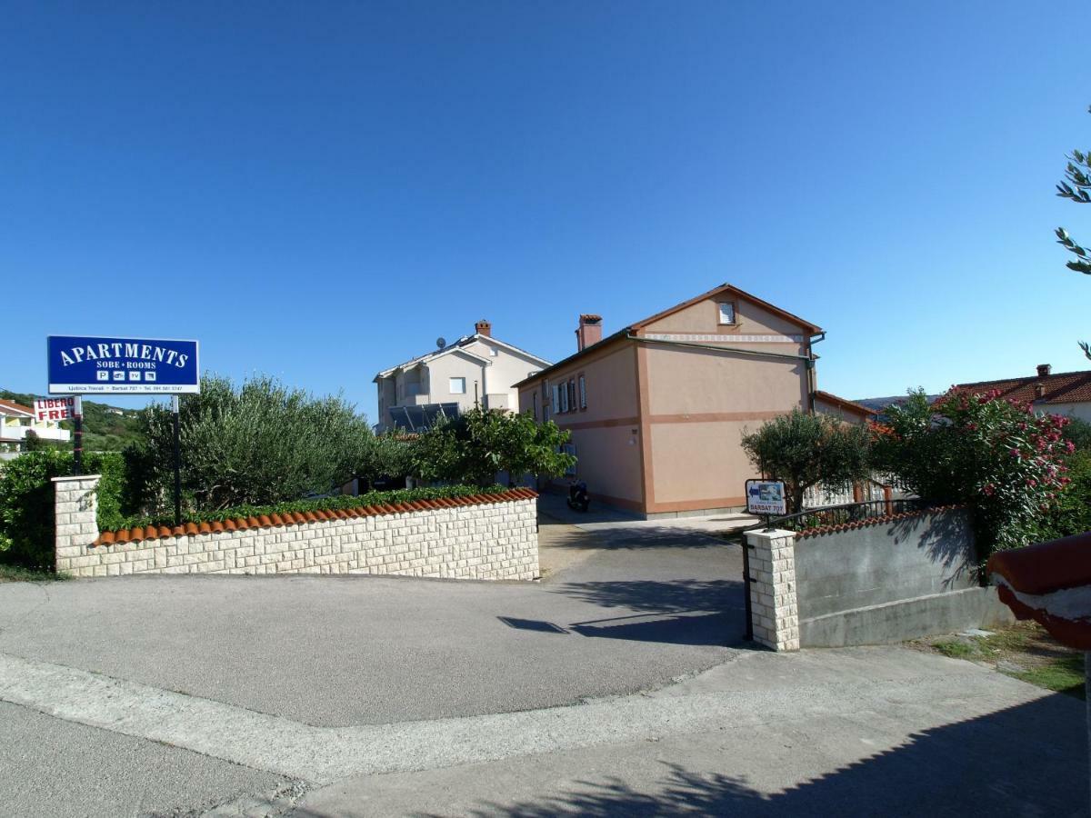 Barbat na Rabu Apartments Ljubica מראה חיצוני תמונה
