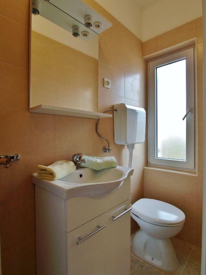 Barbat na Rabu Apartments Ljubica מראה חיצוני תמונה