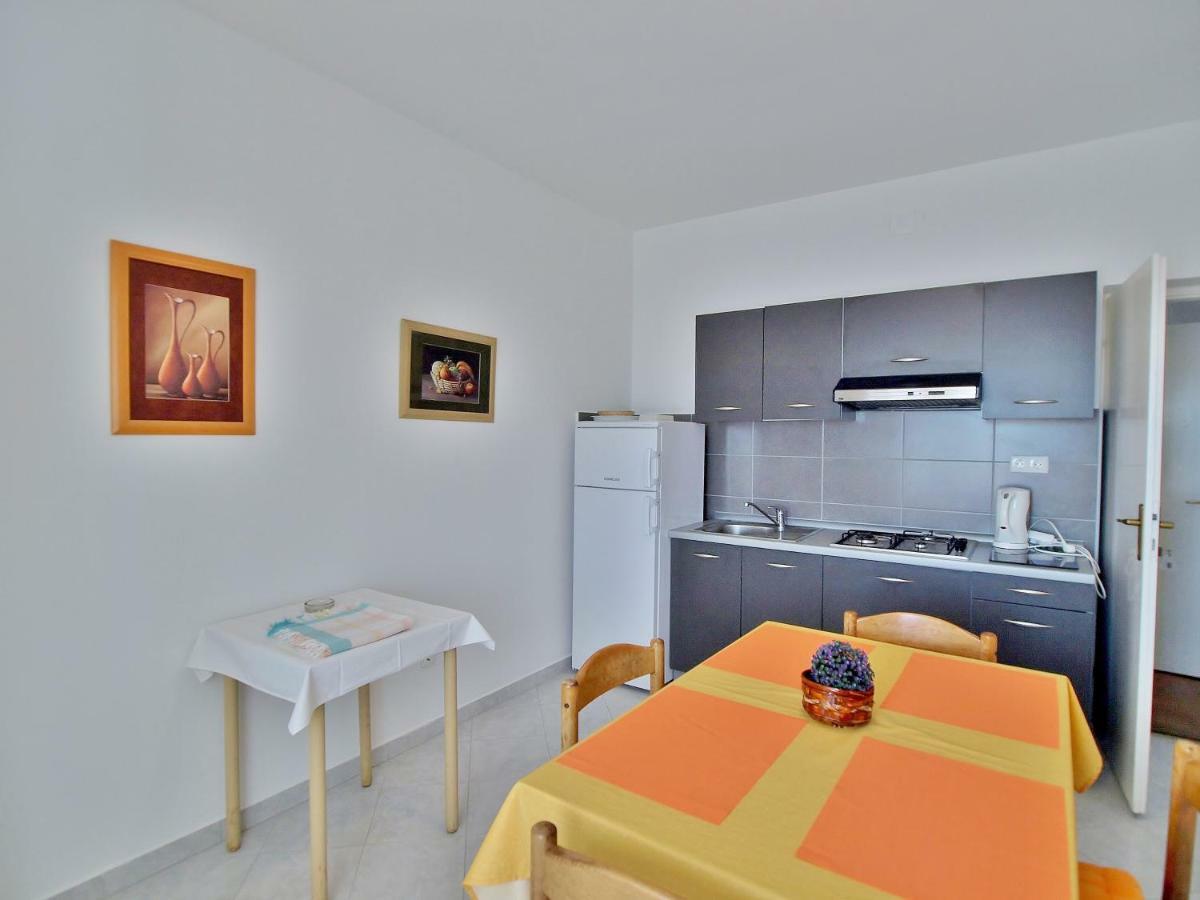 Barbat na Rabu Apartments Ljubica מראה חיצוני תמונה