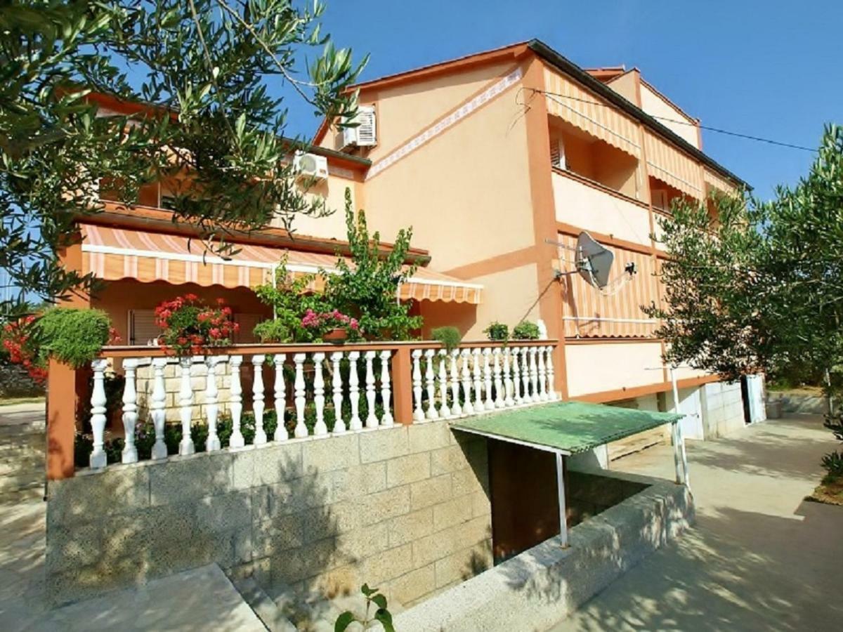 Barbat na Rabu Apartments Ljubica מראה חיצוני תמונה